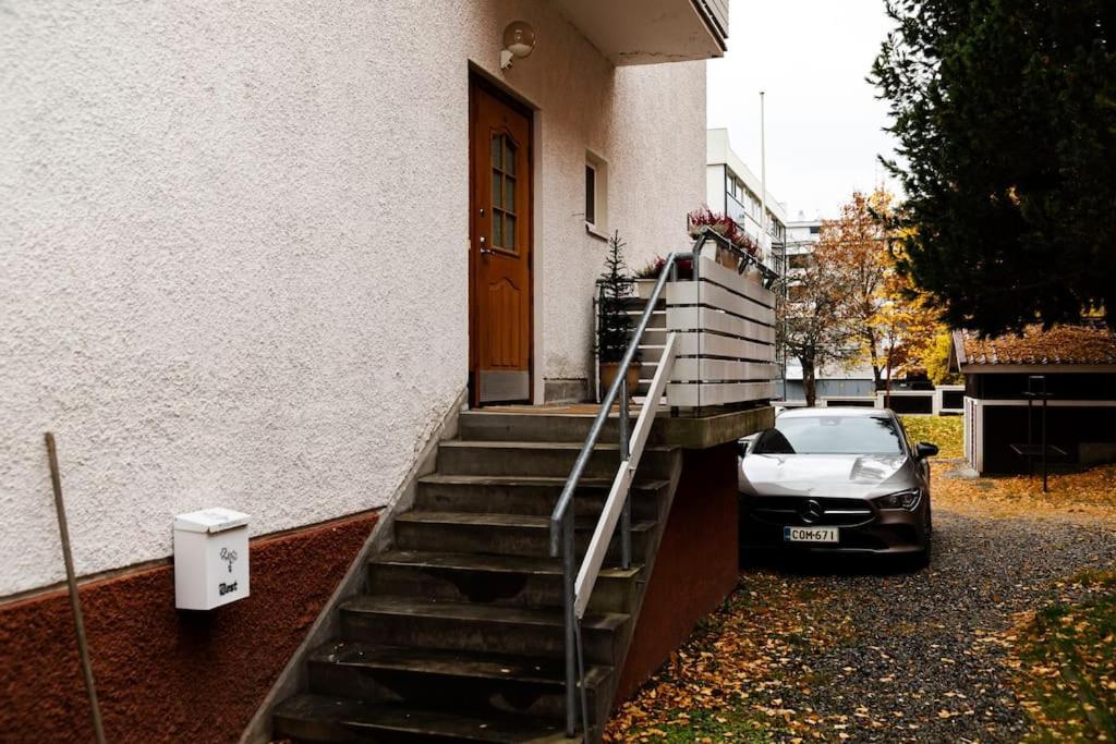 Mukava Saunallinen Kaksio Omalla Sisaeaenkaeynnillae Ja Ilmaisella Autopaikalla 쿠오피오 외부 사진